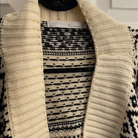 Black and white cardigan - Picture 2 of 3